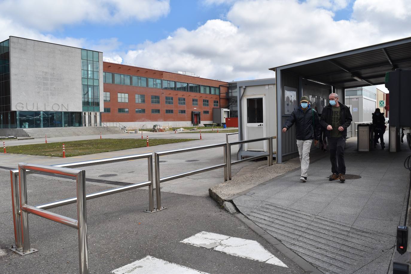 El ajetreo de las fábricas de galletas dan algo de movimiento a la villa.