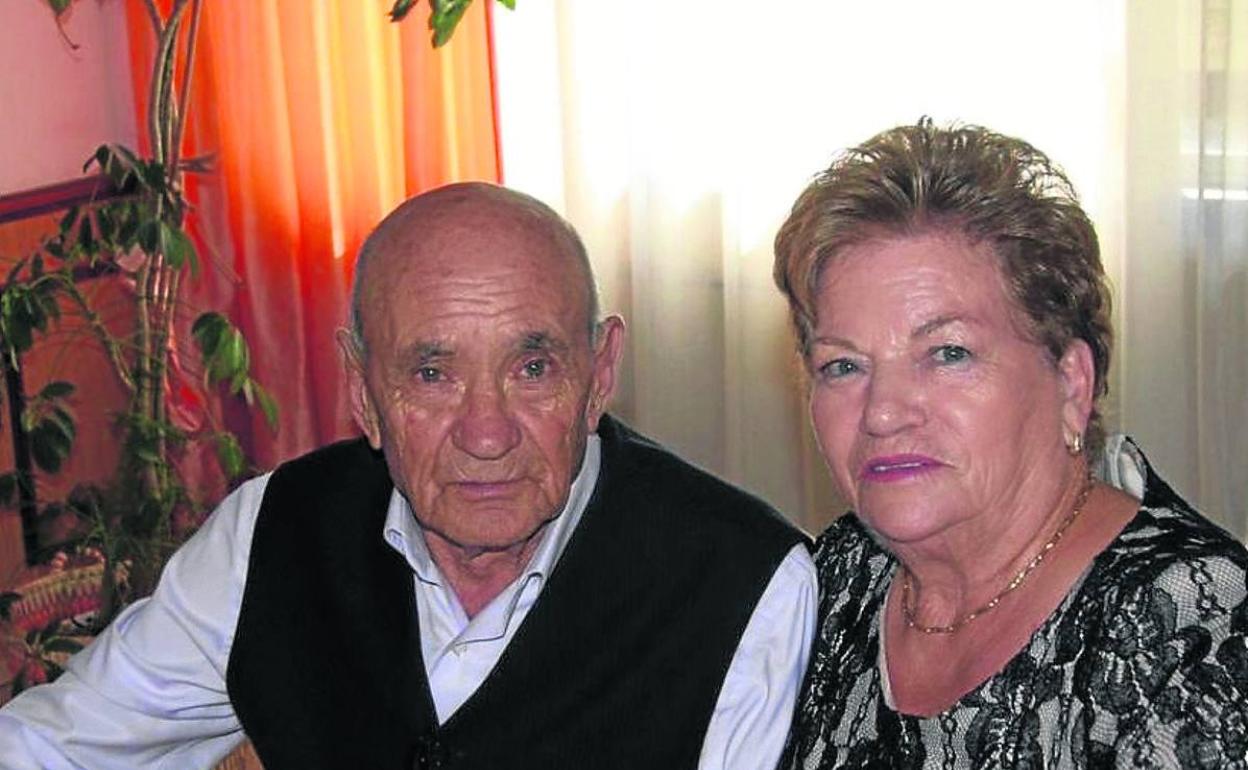 Luis Pavón y Julia Franco, en su vivienda de Guardo. 