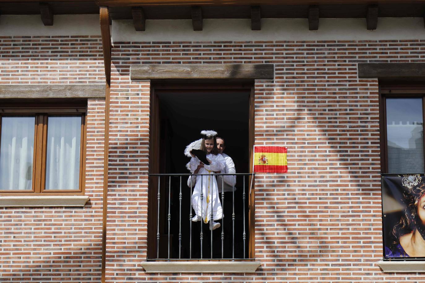 Simbólica Bajada del Ángel en Peñafiel.