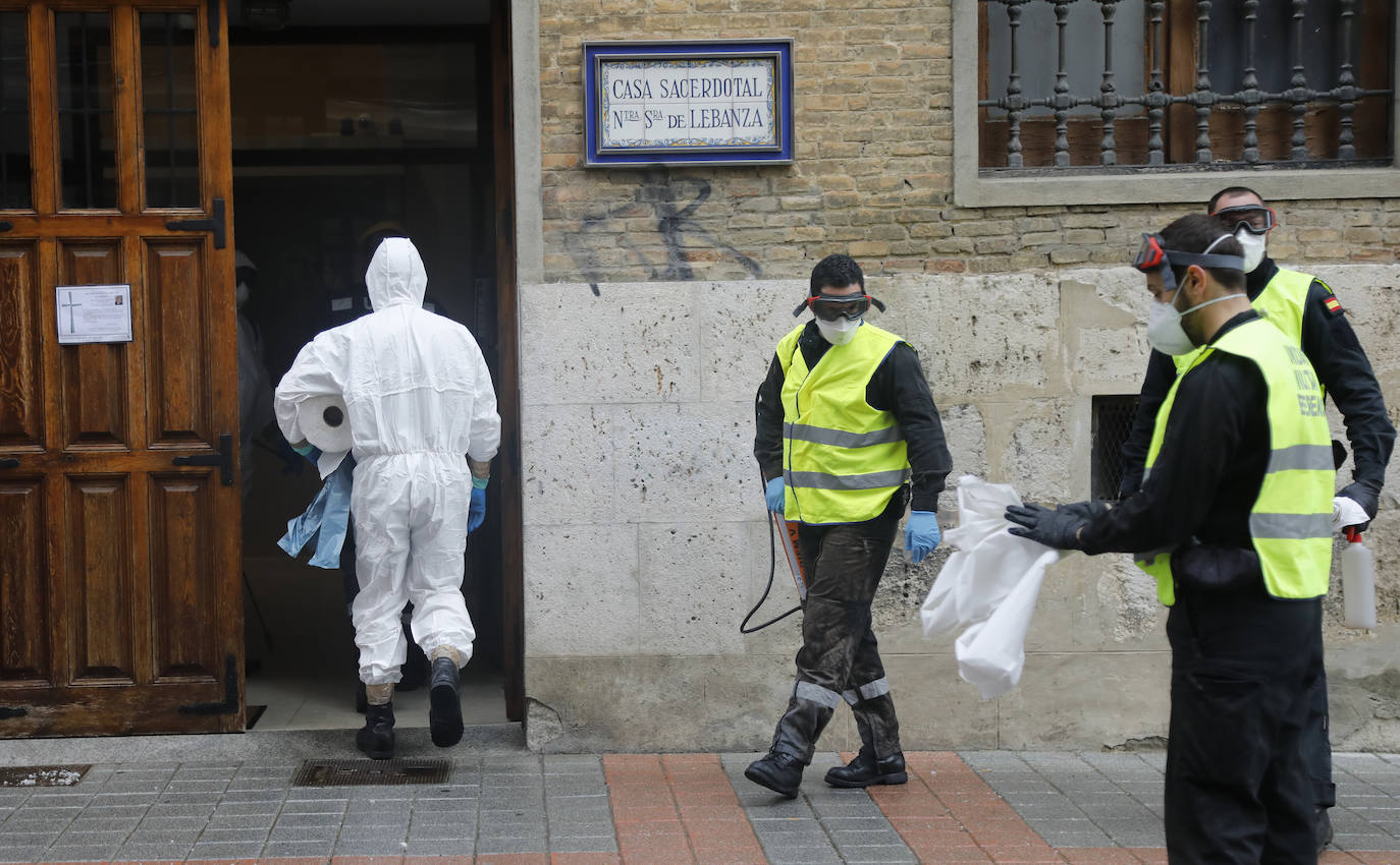 La UME prosigue con tareas de desinfección en Palencia.