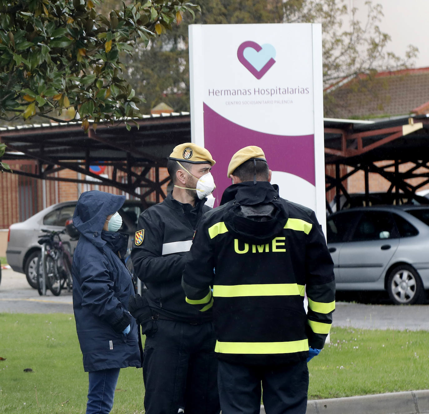 La UME prosigue con tareas de desinfección en Palencia.
