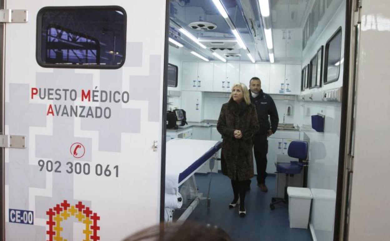 La consejera de Sanidad, Verónica Casado, durante su visita hace dos semanas al hospital de campaña de la Feria de Valladolid.