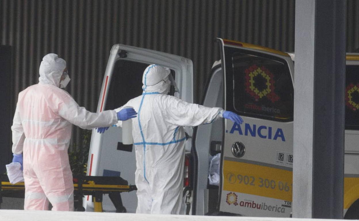 Sanitarios en el Clínico de Valladolid.