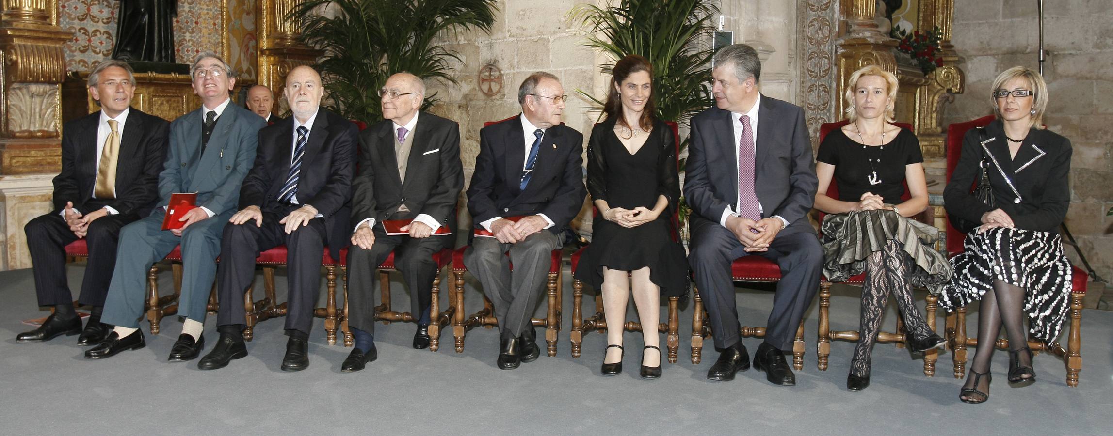 2006. Las Letras: Raúl Guerra Garrido; Las Artes: José María Mezquita Gullón; Protección de Medio Ambiente: Agentes y Celadores Medioambientales de Castilla y León; Ciencias Sociales y Humanidades: Manuel Fernández Álvarez; Restauración y Conservación del Patrimonio: Javier Rivera Blanco; Valores Humanos: Purificación Santamarta Bravo; Deporte: Marta Domínguez Azpeleta; Investigación Científica y Técnica: Francisco Fernández-Avilés.