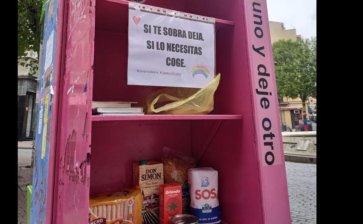 Imagen de la bibliocabina que se ha convertido en un espacio para intercambiar productos.