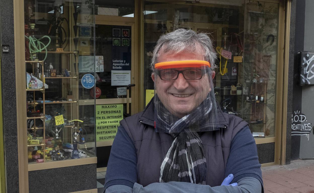 Coronavirus en Valladolid: «La gente tiene unas necesidades, y el tabaco es una forma de evadirse»