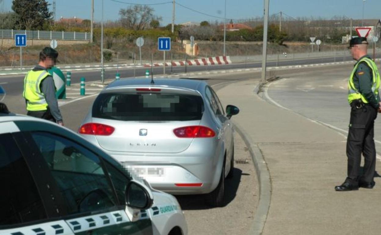 Un control de la Guardia Civil en las carreteras de la provincia de Zamora.