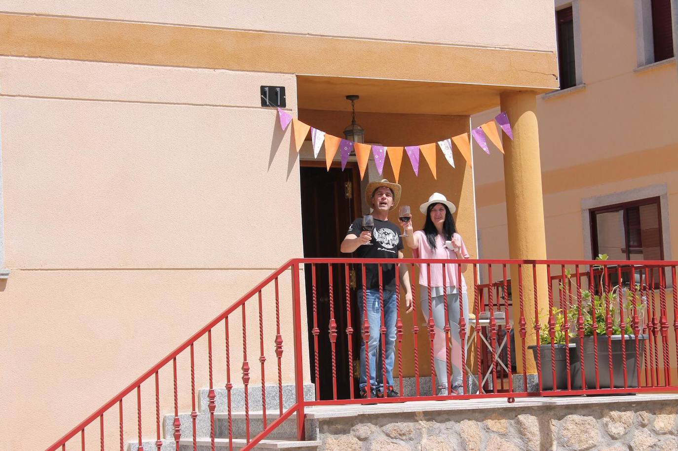 Fotos: Vecinos de Doñinos celebran las fiestas de San Marcos en sus casas