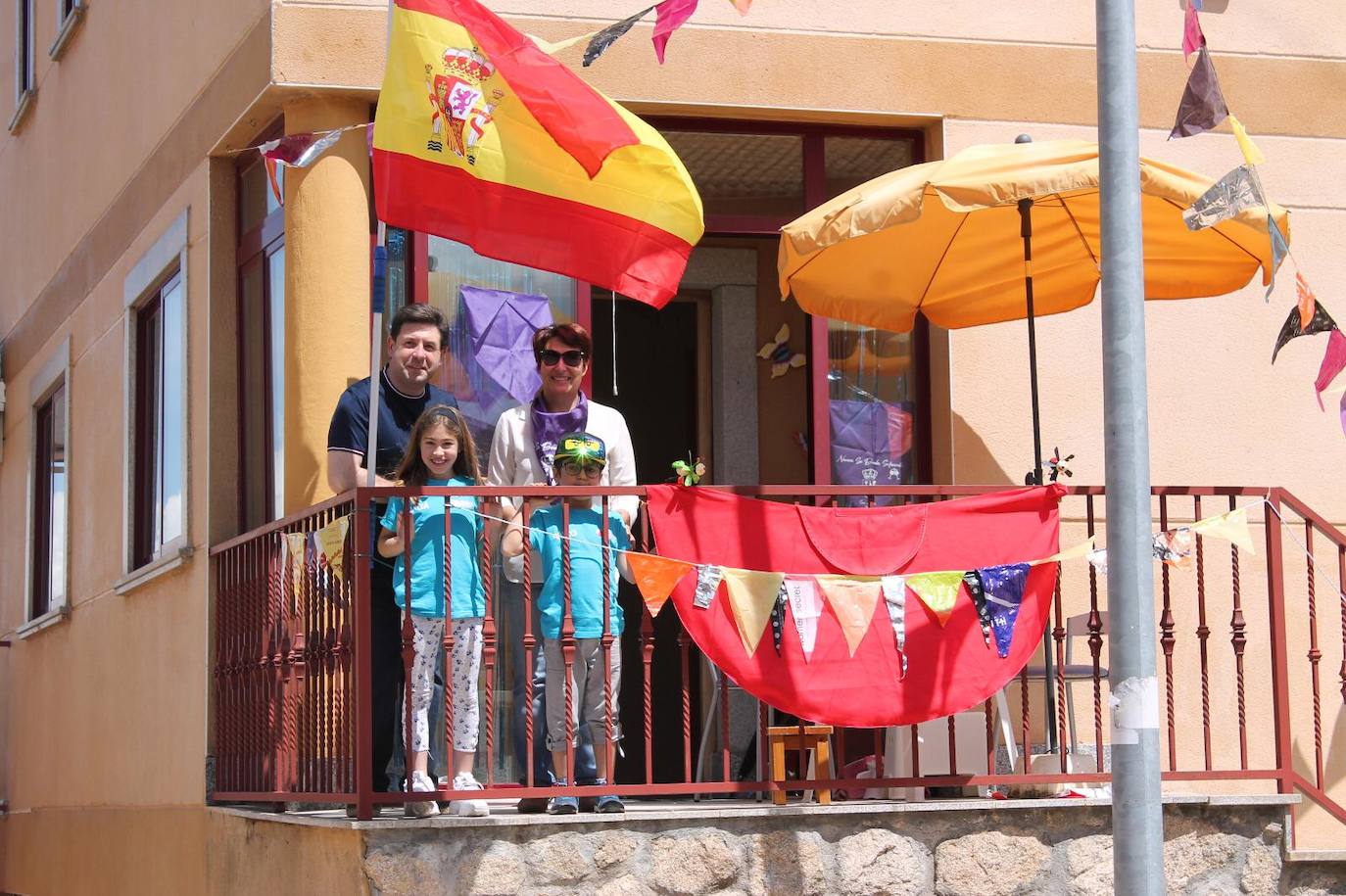 Fotos: Vecinos de Doñinos celebran las fiestas de San Marcos en sus casas