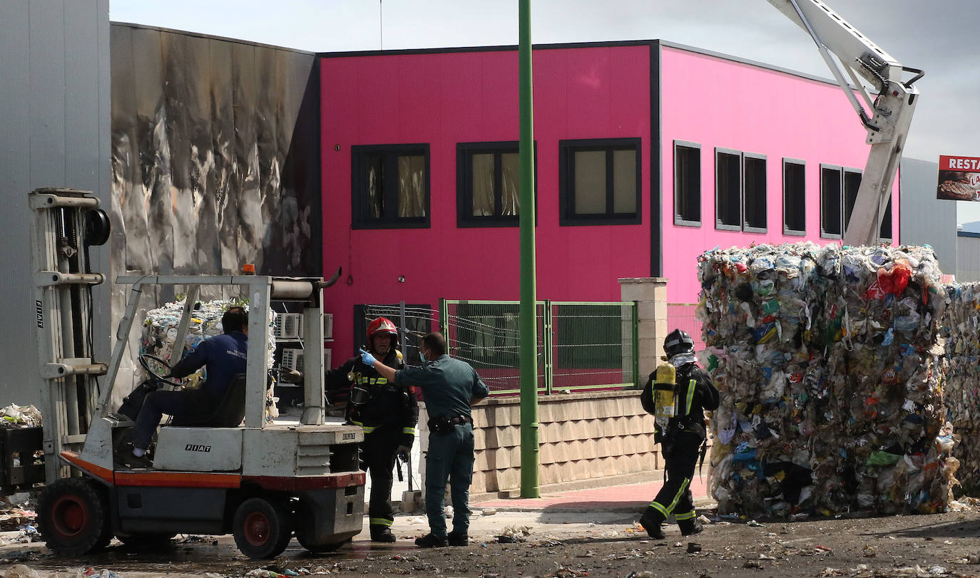 Aparatoso incendio en Valverde del Majano.
