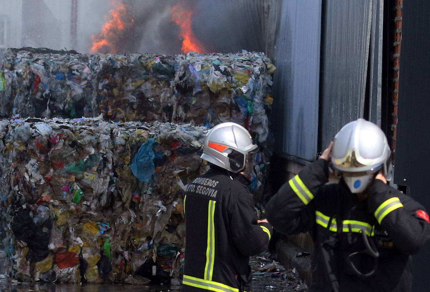 Aparatoso incendio en Valverde del Majano.