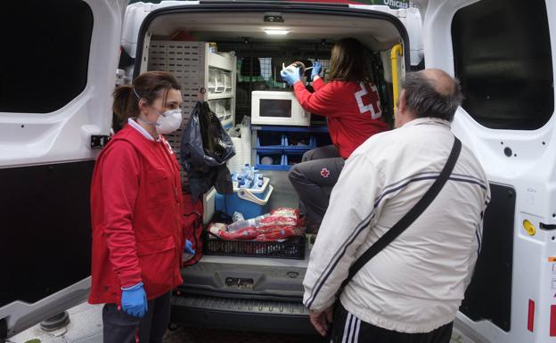 Cruz Roja atiende en Valladolid a más de 70 personas sin hogar que pasan el confinamiento a la intemperie