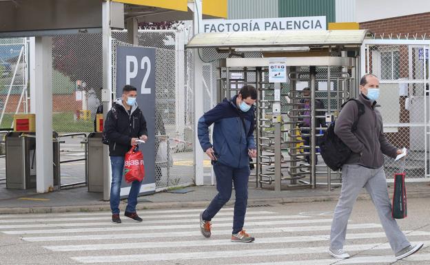 El comité de salud laboral de Renault se reúne este jueves tras un posible positivo en la planta de Palencia