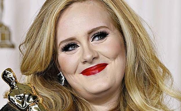 Adele, irreconocible tras perder más de setenta kilos