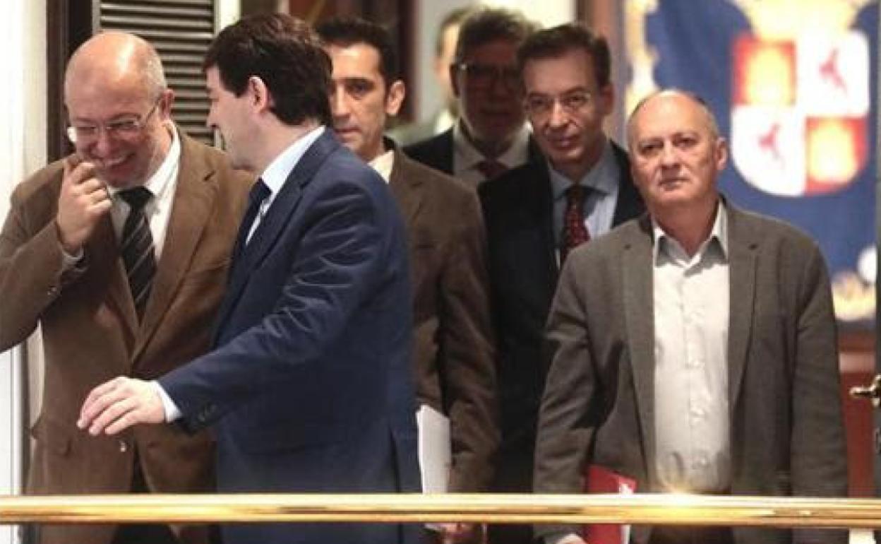 Igea y Mañueco abren paso a los dirigentes autonómicos de UGT, CC OO y Cecale y al consejero de Empleo