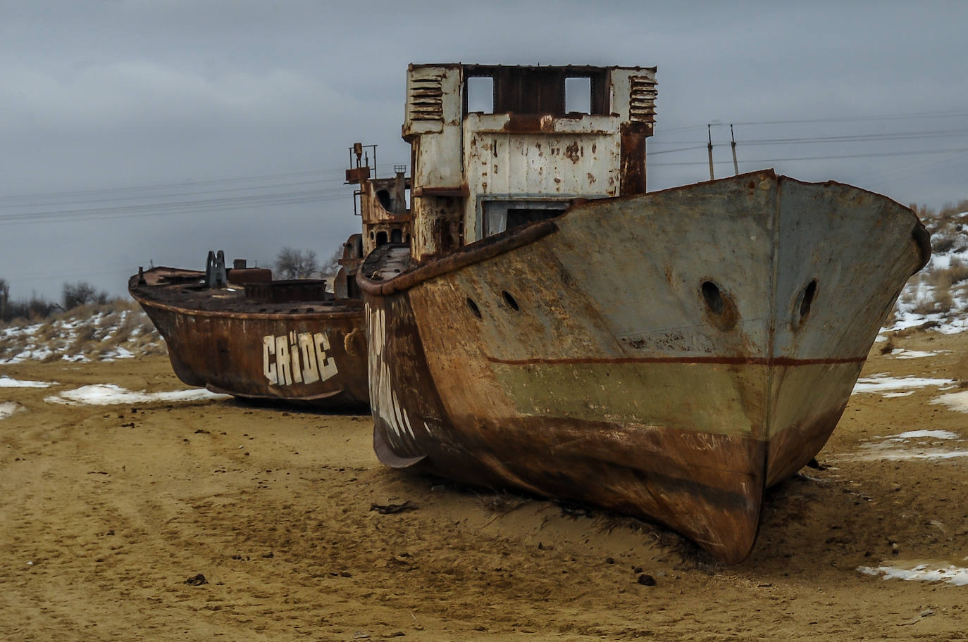 Mar de Aral | Entre Uzbekistán y Kazajstán se encuentran los restos de lo que fue un gran mar interior, que llegó a alcanzar los 68.000 kilómetros cuadrados, ahora desiertos y hasta con restos de navíos.