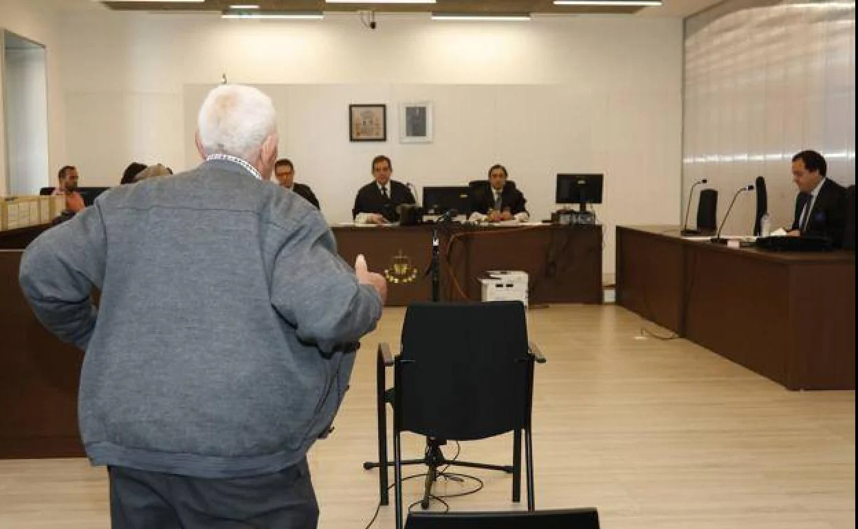 El hombre de 88 años, en el juicio.