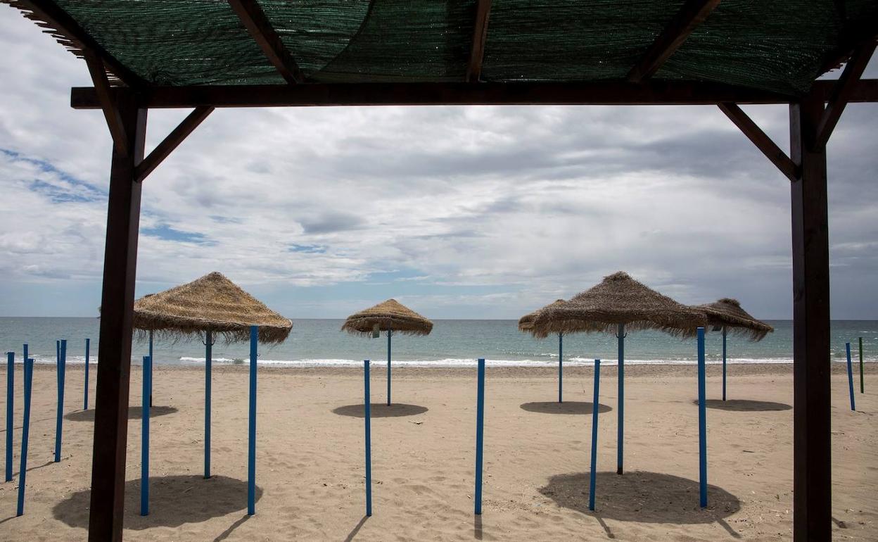 Vista de la playa de La Carihuela de Torremolinos.