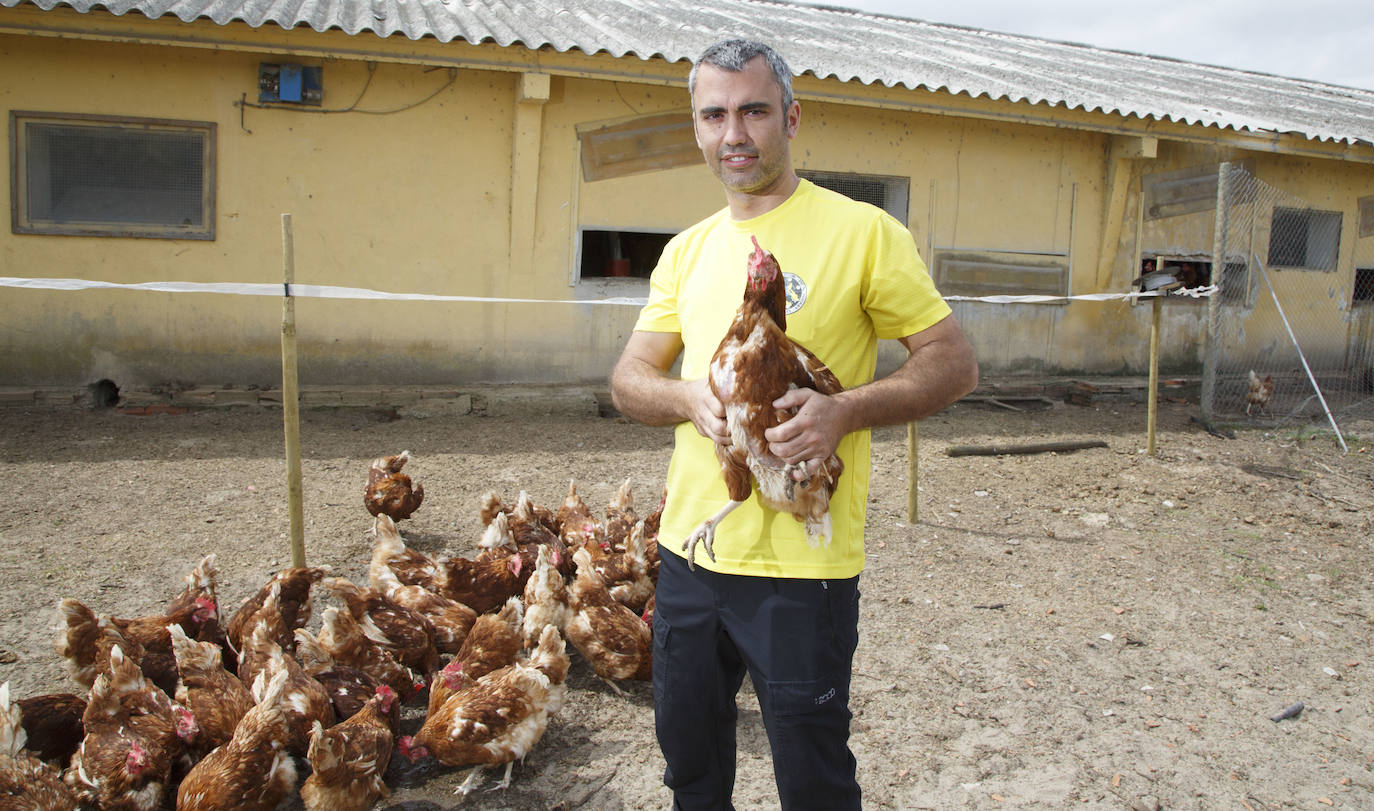 Juan Gay Domenech, granjero de avícola.