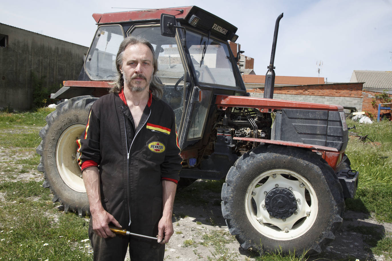 Luis Ángel Sanz, mecánico especializado en maquinaria agrícola.