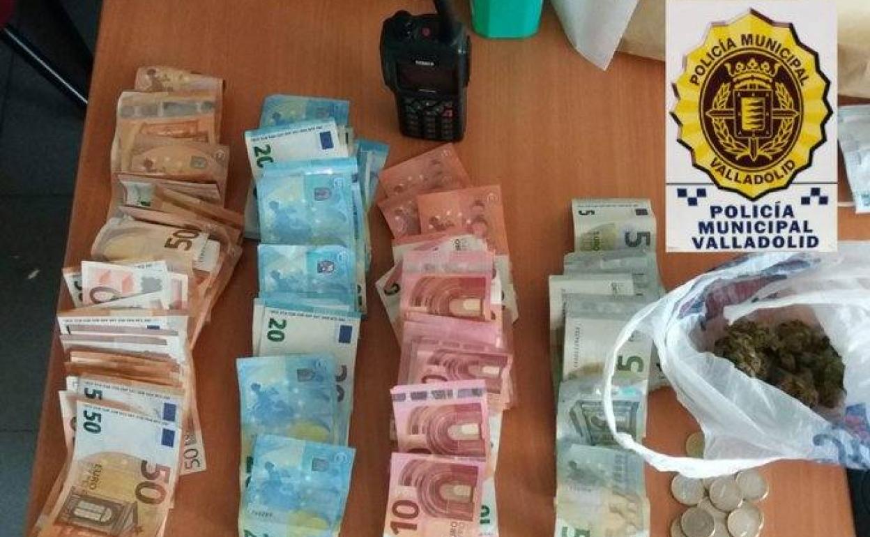 Dinero y droga intervenida.