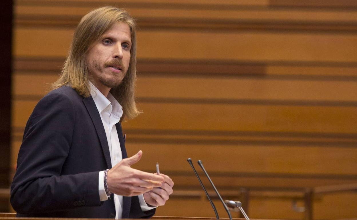 Pablo Fernández, durante un pleno de las Cortes de Castilla y León.