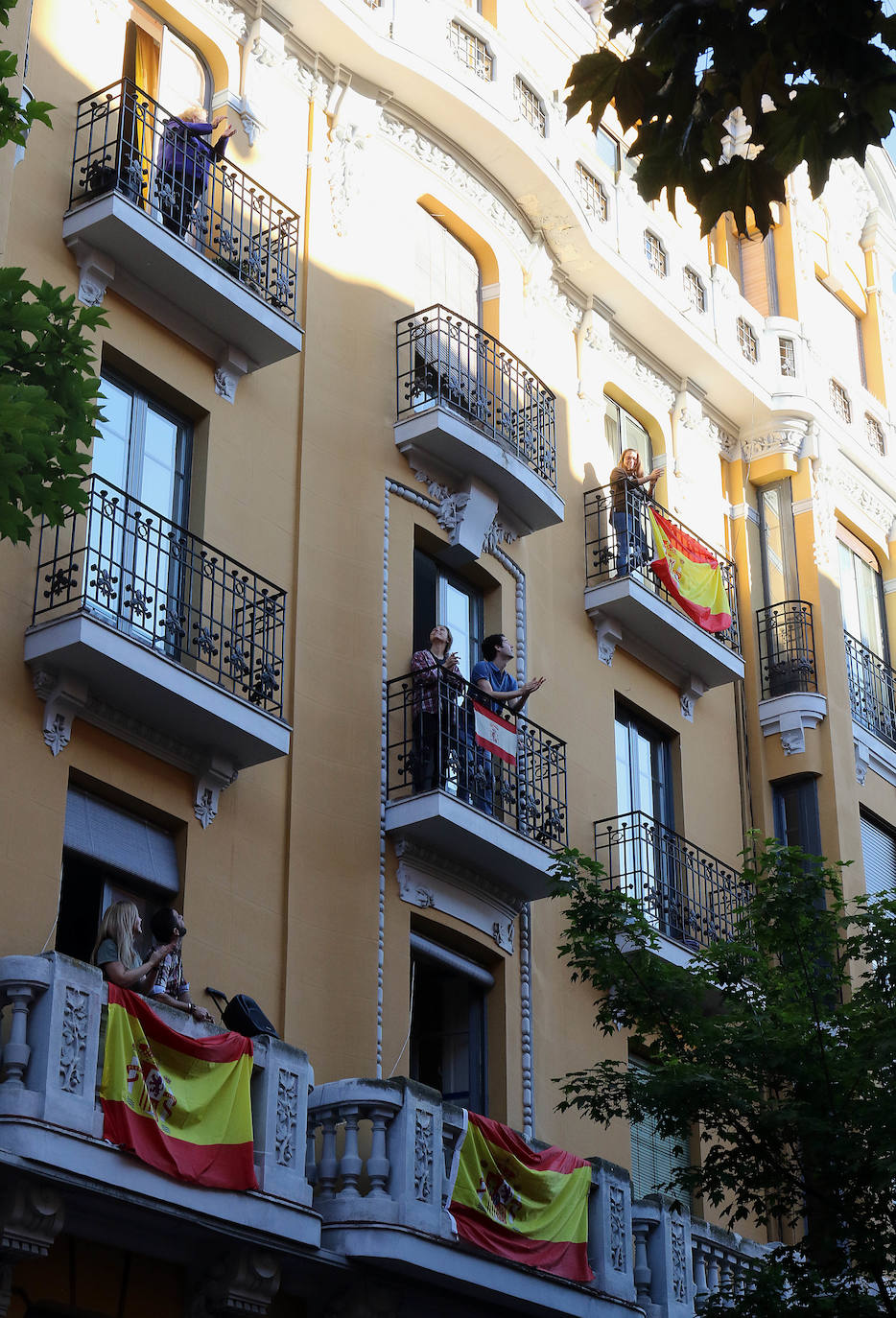 Fotos: Valladolid aplaude a sus sanitarios, quizá por última vez