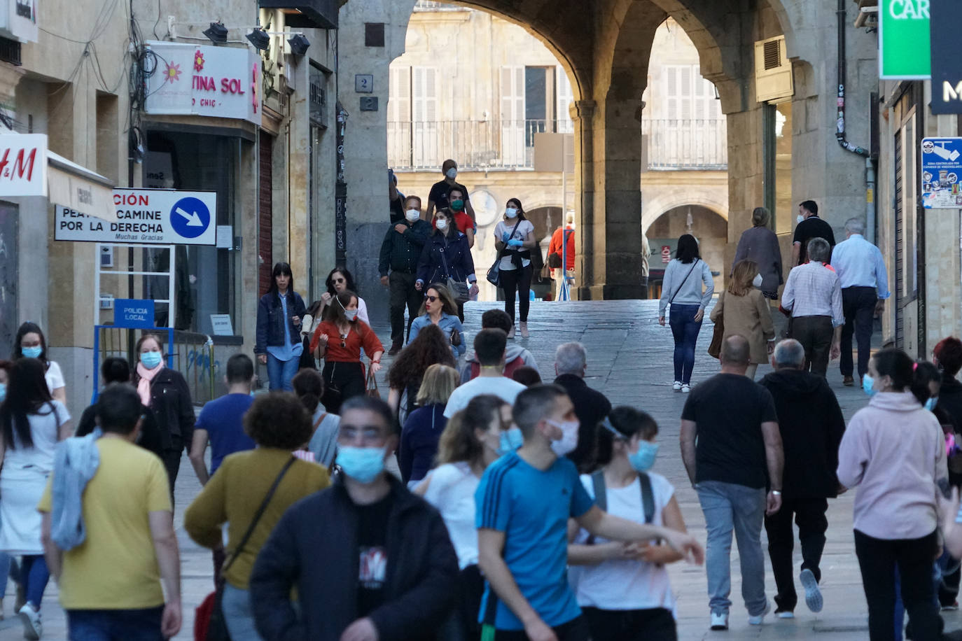 Fotos: Salamanca vuelve a salir de escaparates