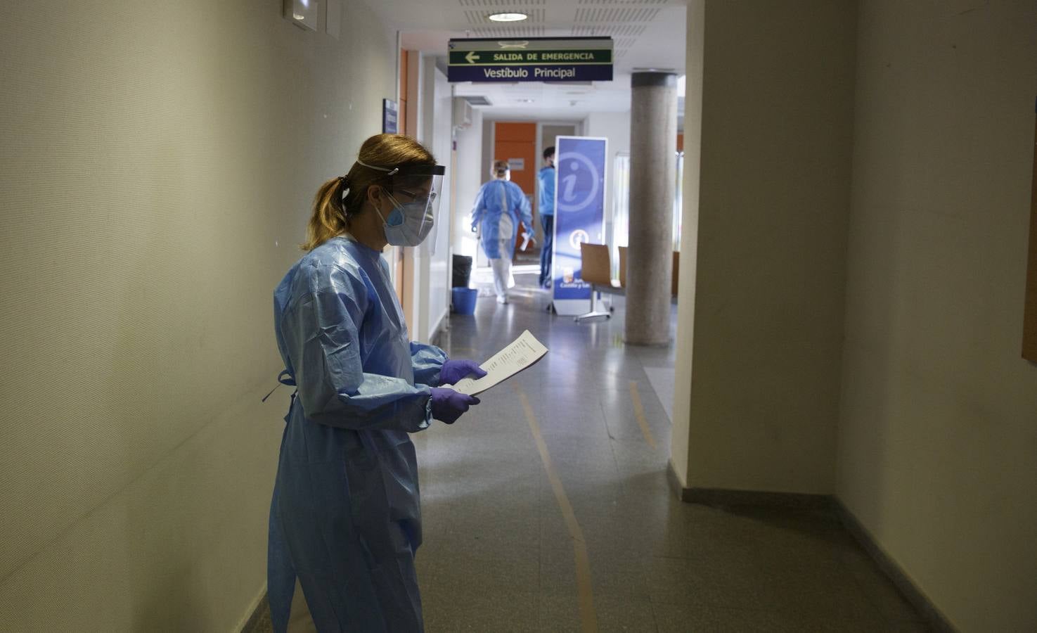 Fotos: Toma de muestras de la covid-19 en el Centro de salud Huerta del Rey de Valladolid