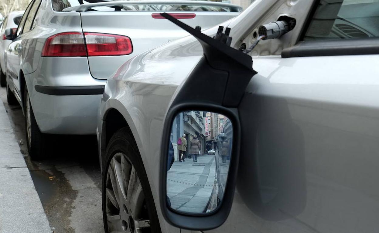Detenido un hombre por romper retrovisores de varios coches en Valladolid