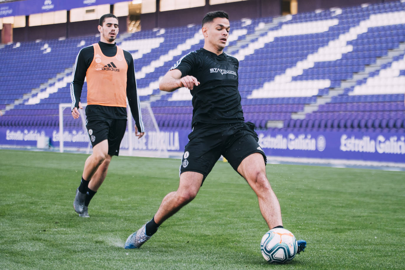 Fotos: El presidente del Real Valladolid, Ronaldo Nazario, acude al entrenamiento en el Zorrilla