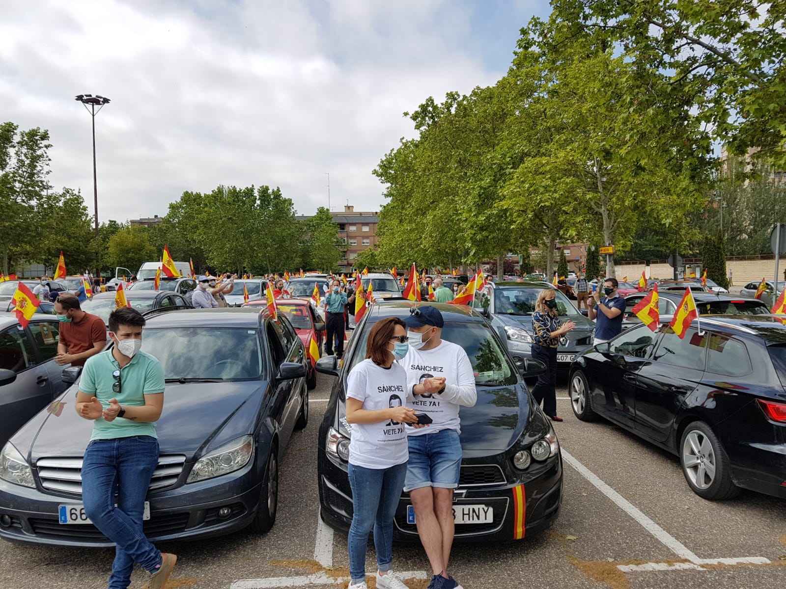 Fotos: Vox saca cientos de coches a las calles de Vallaodlid