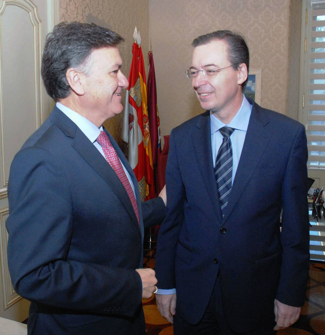 09.12.14 Francisco Vázquez, presidente de la Diputación de Segovia, y Germán Barrios, presidente del Consejo Económico y Social (CES) de Castilla y León, en la reunión que mantuvieron en Segovia.