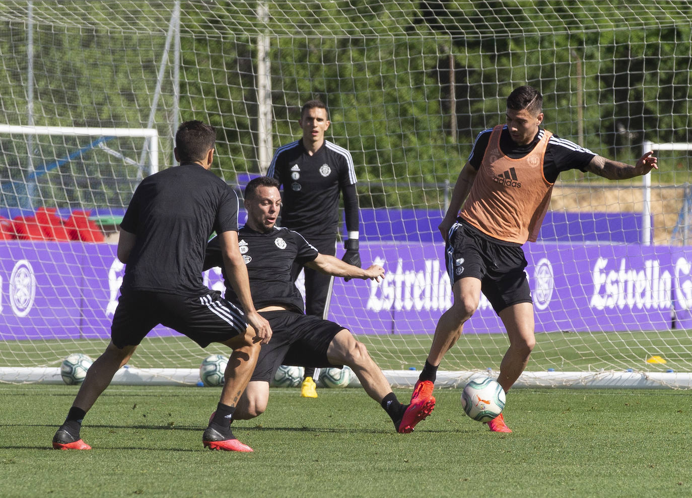 La plantilla de Sergio González se ha ejercitado esta mañana en las instalaciones del Pucela. 
