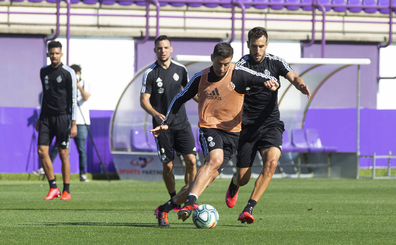 La plantilla de Sergio González se ha ejercitado esta mañana en las instalaciones del Pucela. 