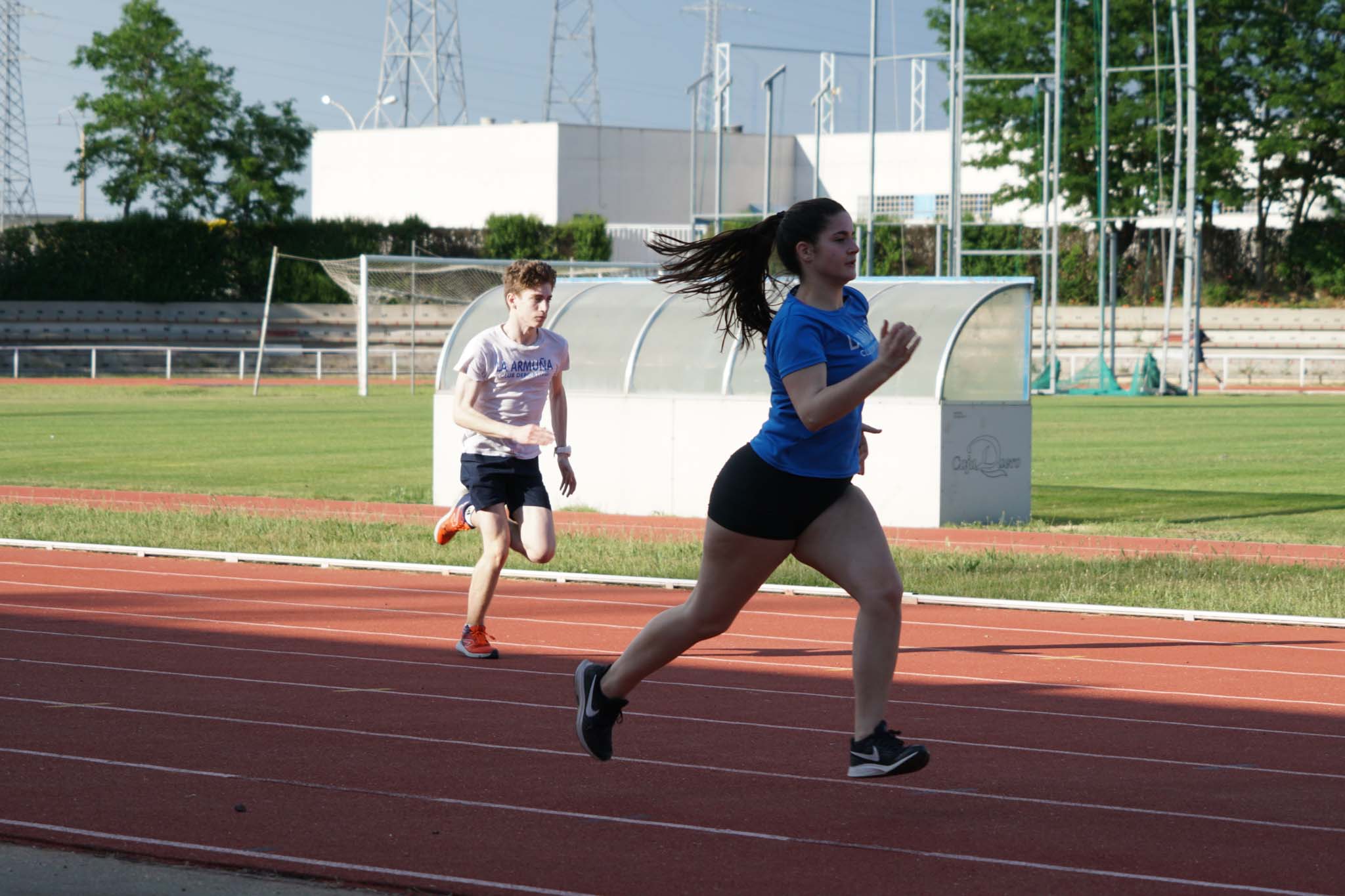 Fotos: Las Pistas de Atletismo del Helmántico se abren para los atletas