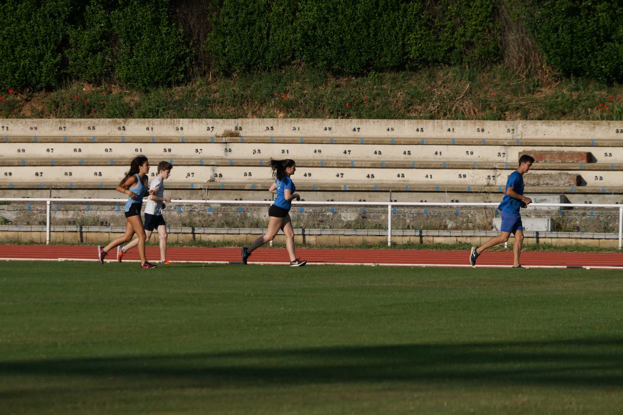 Fotos: Las Pistas de Atletismo del Helmántico se abren para los atletas