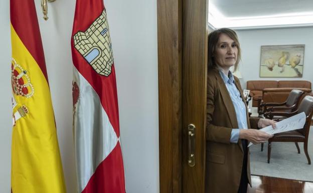 Rocío Lucas: «Los alumnos deberán llevar mascarilla donde no se garanticen dos metros»