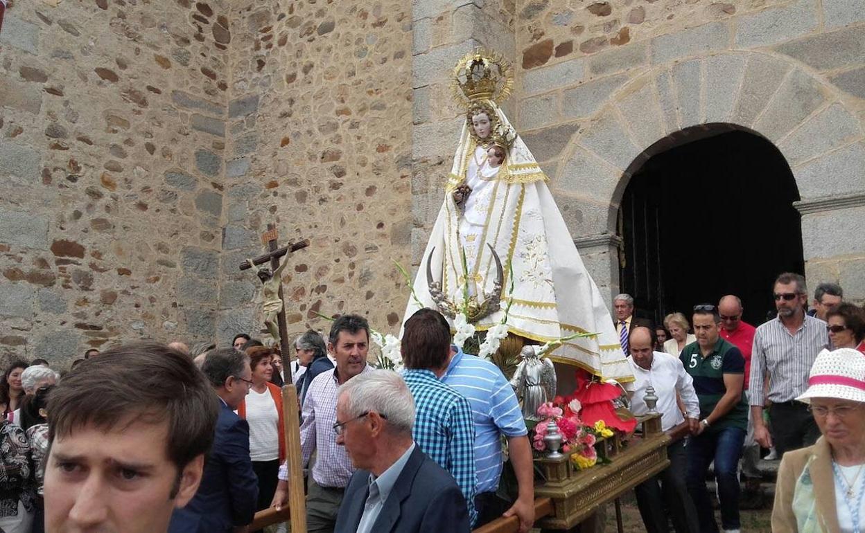 Romería de Nuestra Señora de Valdejimena en el término municipal de Horcajo-Medianero