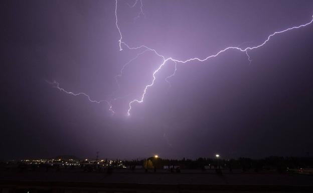 Castilla y León recibió el domingo 4.579 rayos, más de mil en Salamanca y Soria