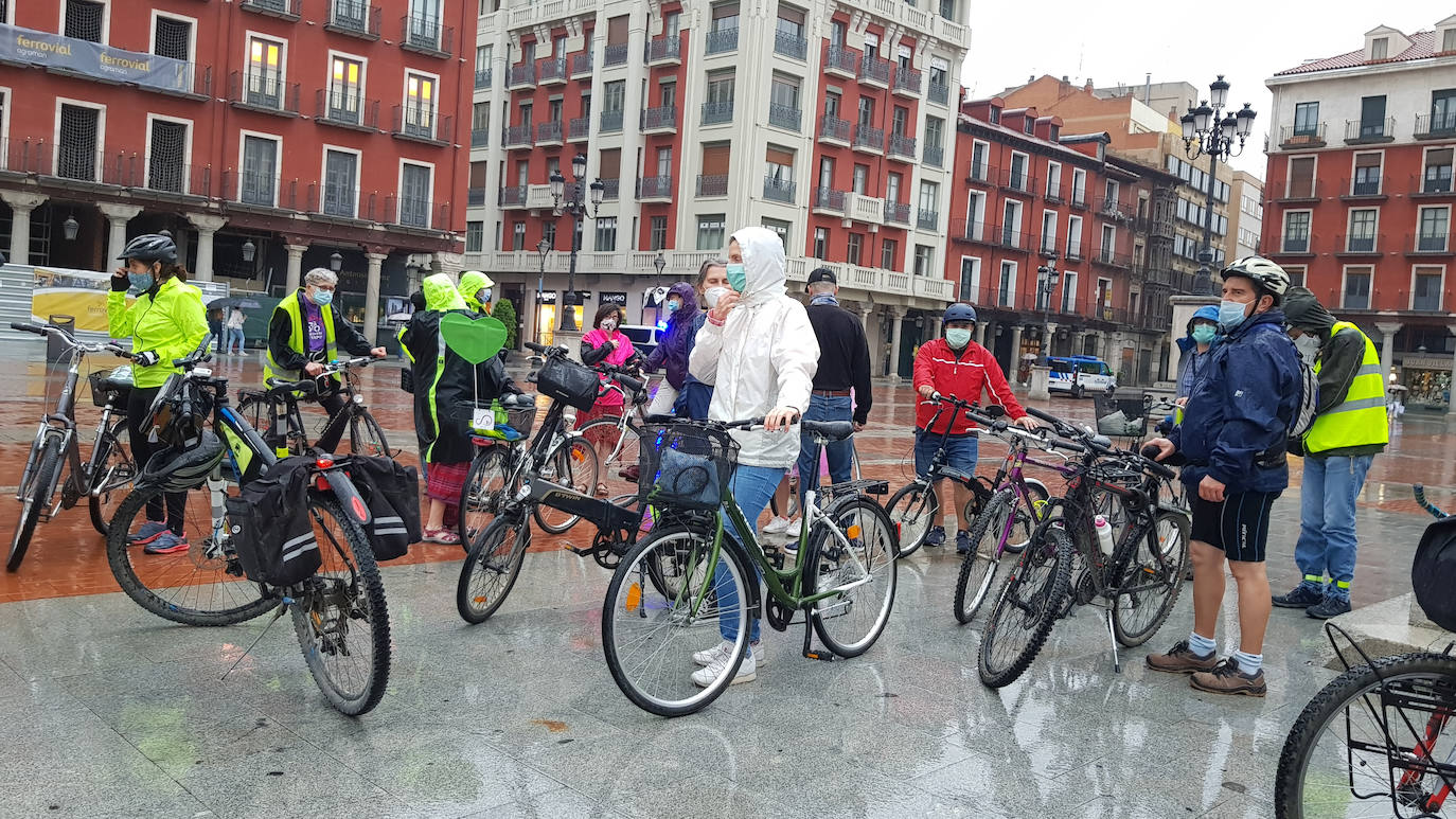 La cita, organizada por la Asamblea Ciclista y la plataforma Conbici, reúne a usuarios de las dos ruedas