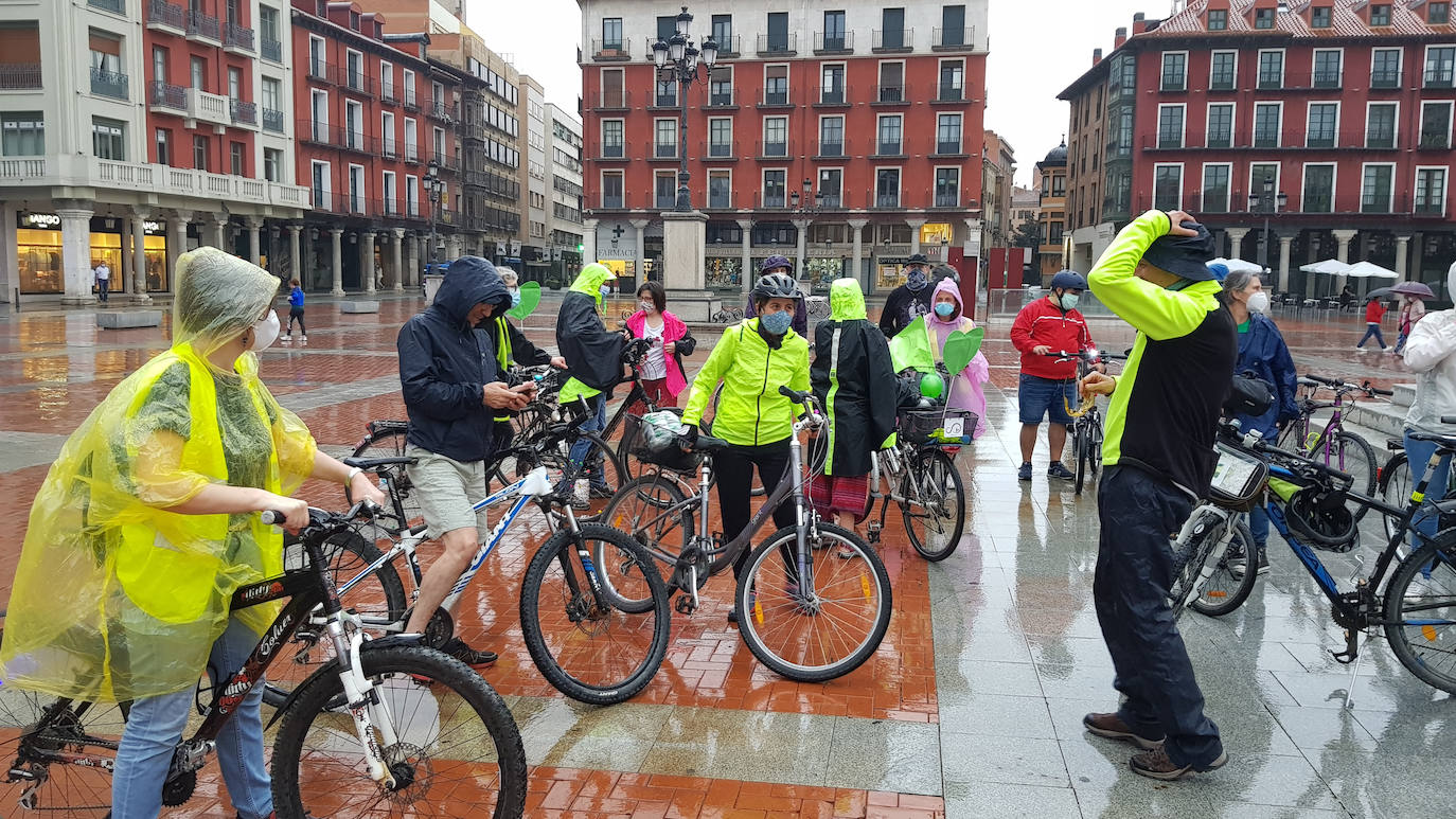 La cita, organizada por la Asamblea Ciclista y la plataforma Conbici, reúne a usuarios de las dos ruedas