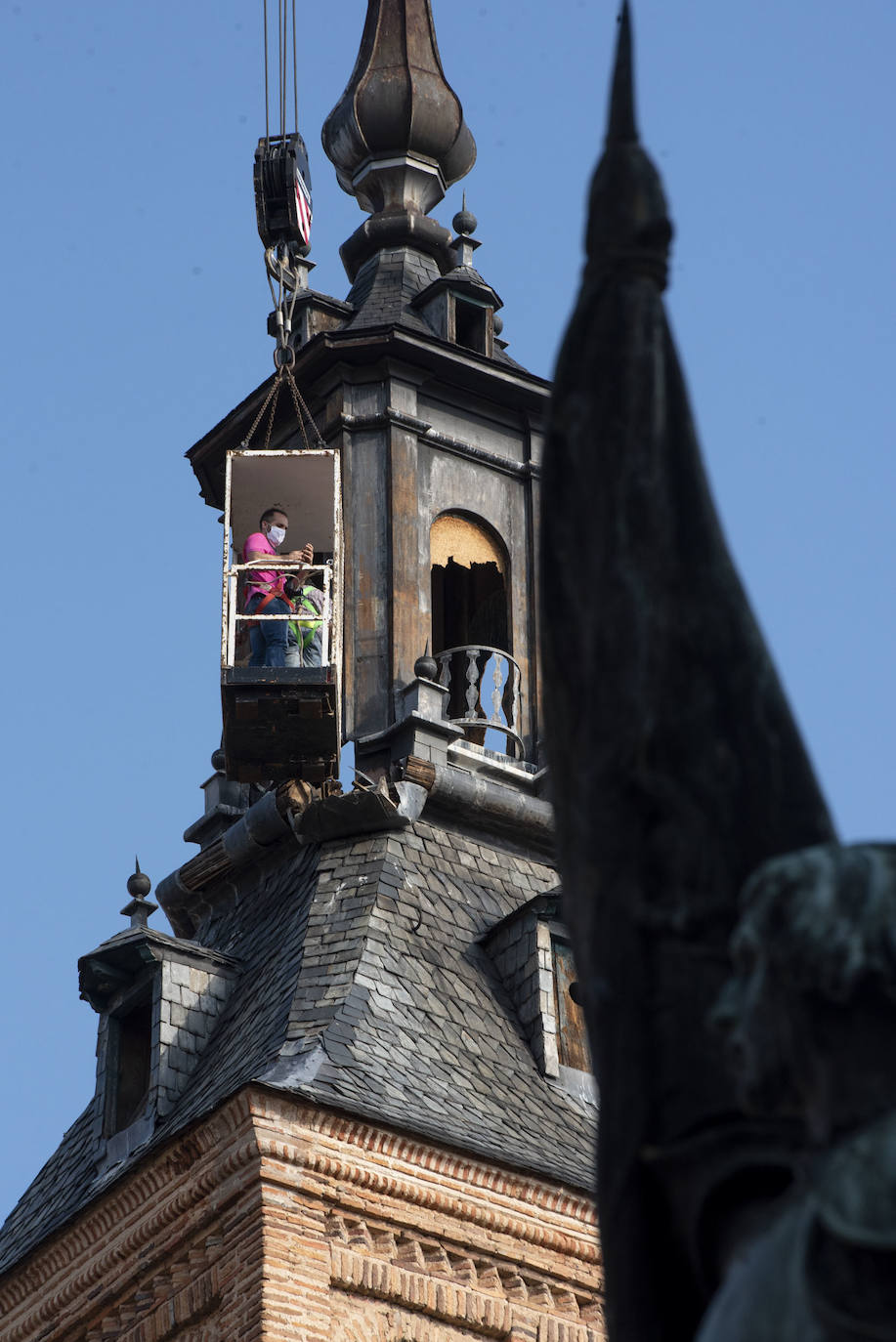 Numerosos daños en el exterior de la torre de San Martín. 