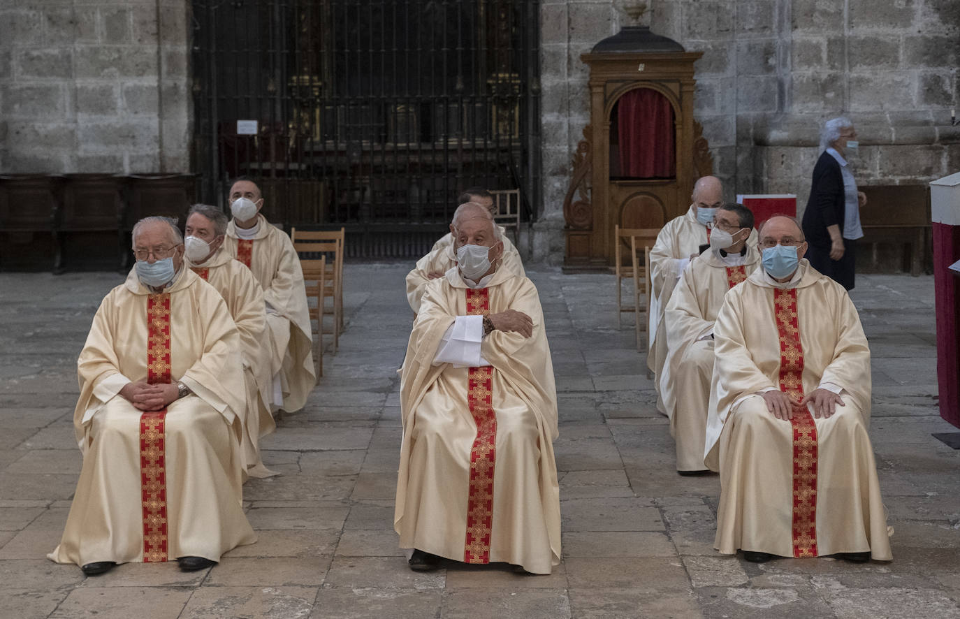El cardenal arzobispo de Valladolid Ricardo Blázquez presidió el homenaje por los religiosos de la diócesis a quienes no pudieron acompañar durante el sepelio
