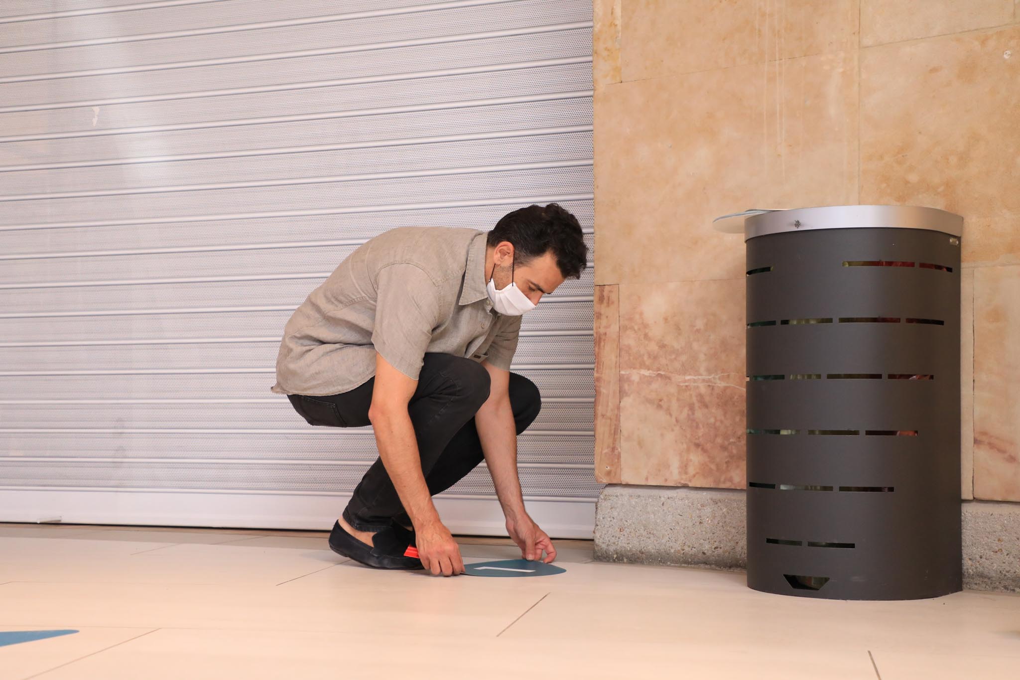 Fotos: Preparativos para reabrir el centro comercial El Tormes, en Salamanca