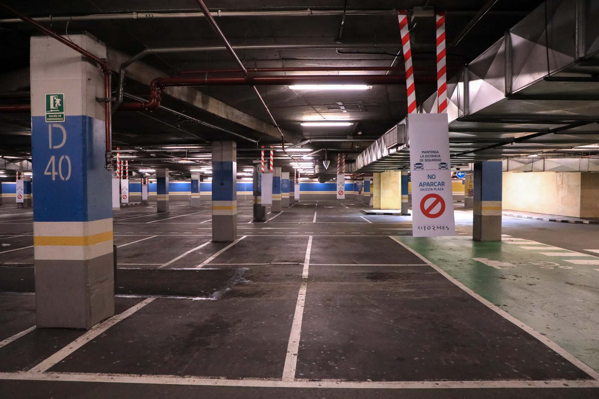 Fotos: Preparativos para reabrir el centro comercial El Tormes, en Salamanca
