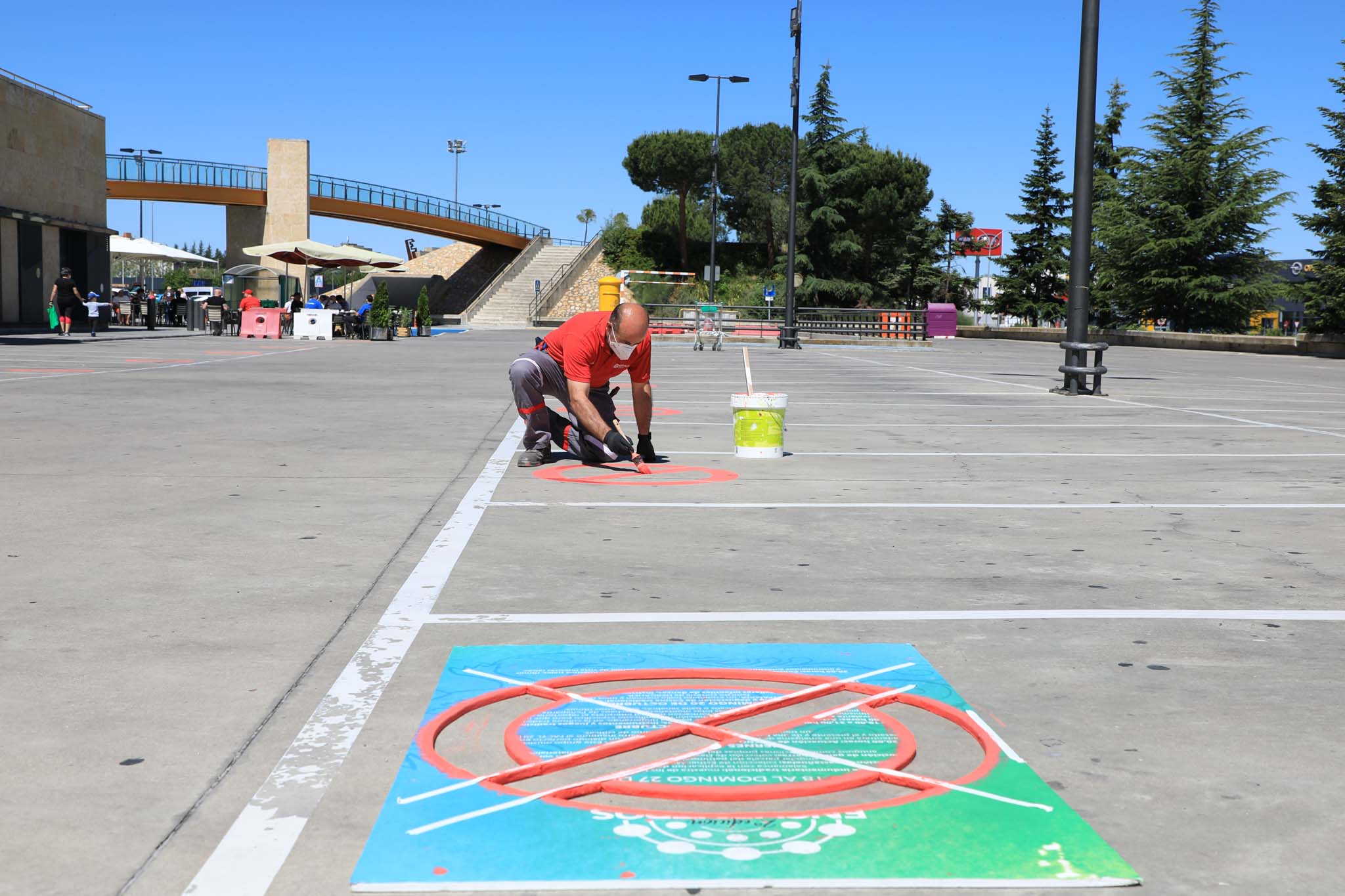 Fotos: Preparativos para reabrir el centro comercial El Tormes, en Salamanca