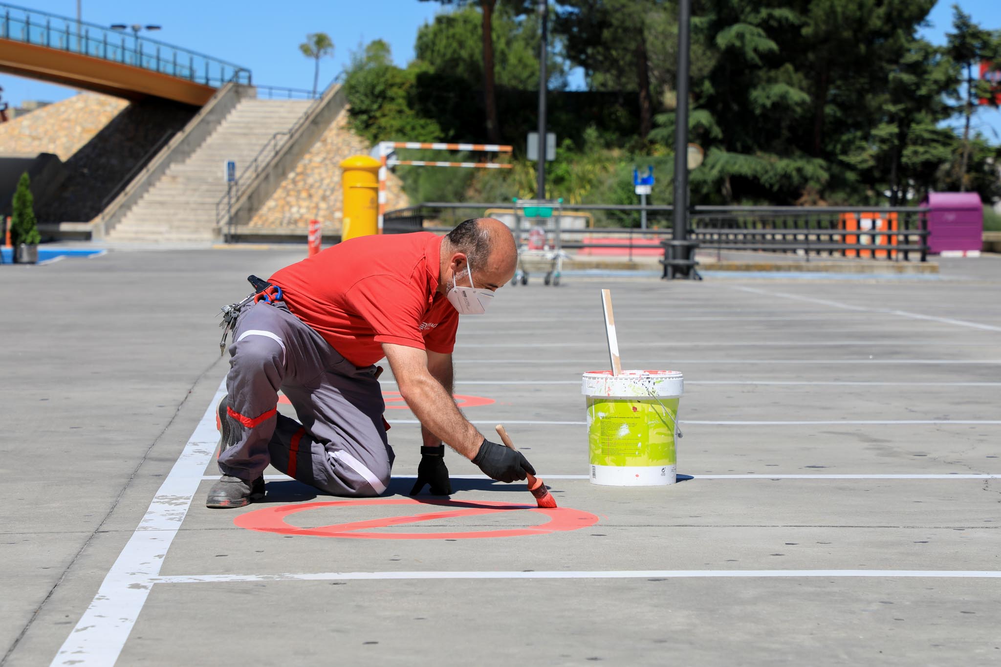 Fotos: Preparativos para reabrir el centro comercial El Tormes, en Salamanca