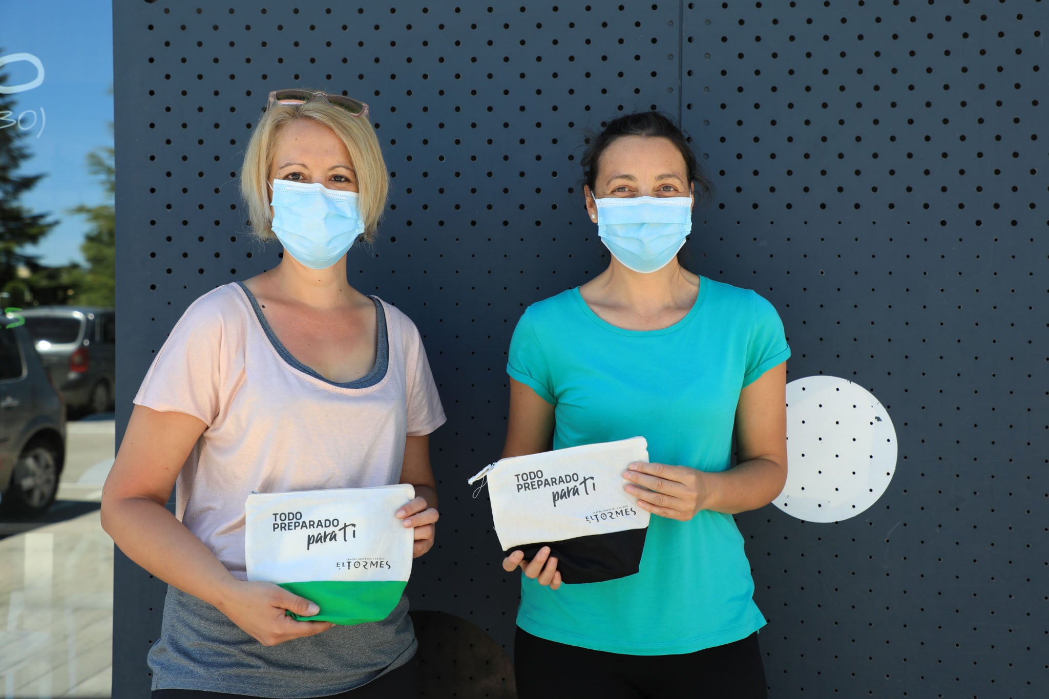 Fotos: Preparativos para reabrir el centro comercial El Tormes, en Salamanca