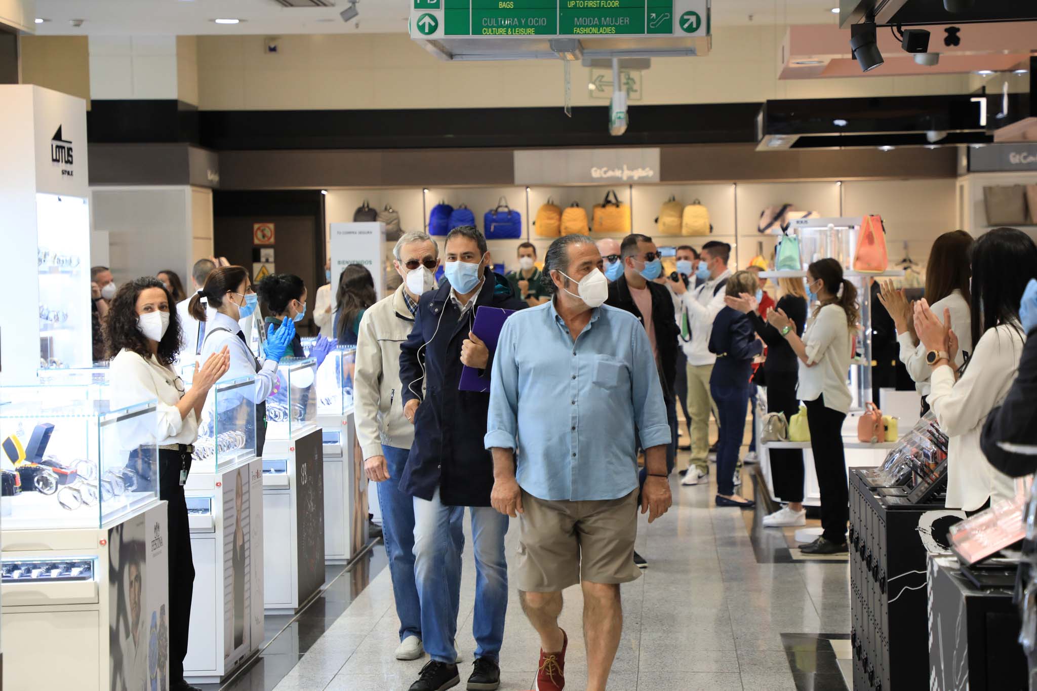 Fotos: Reapertura de El Corte Inglés de Salamanca en la fase 2 de la desescalad